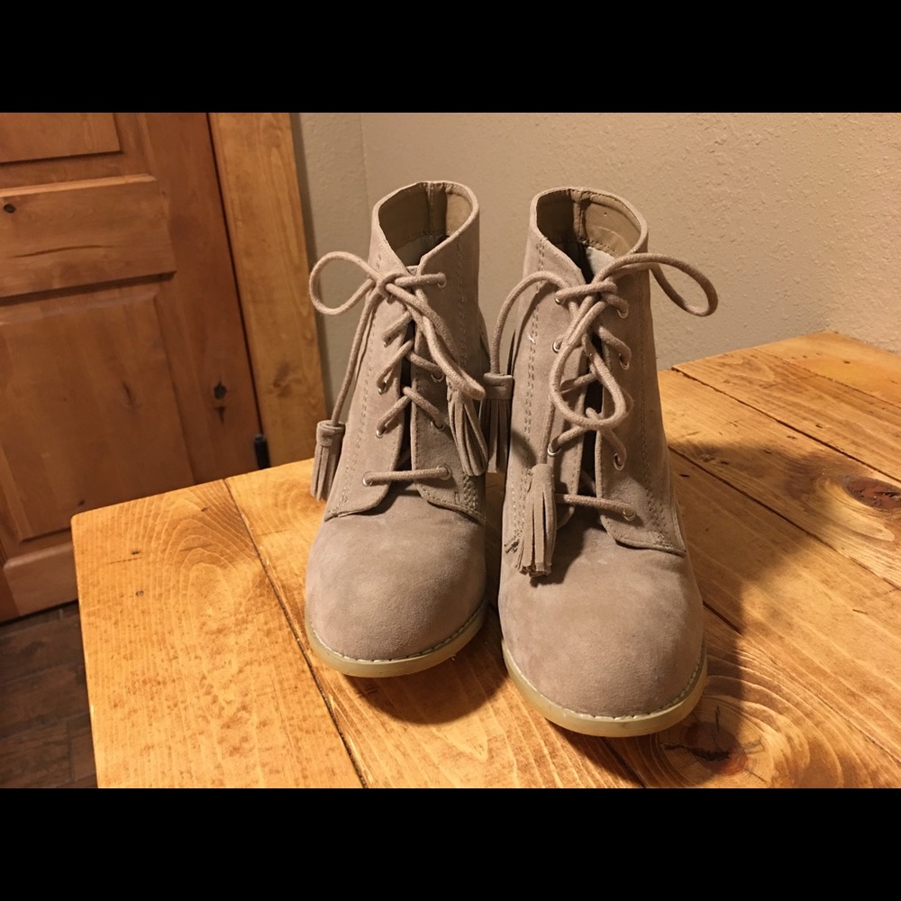 Ankle heel boots